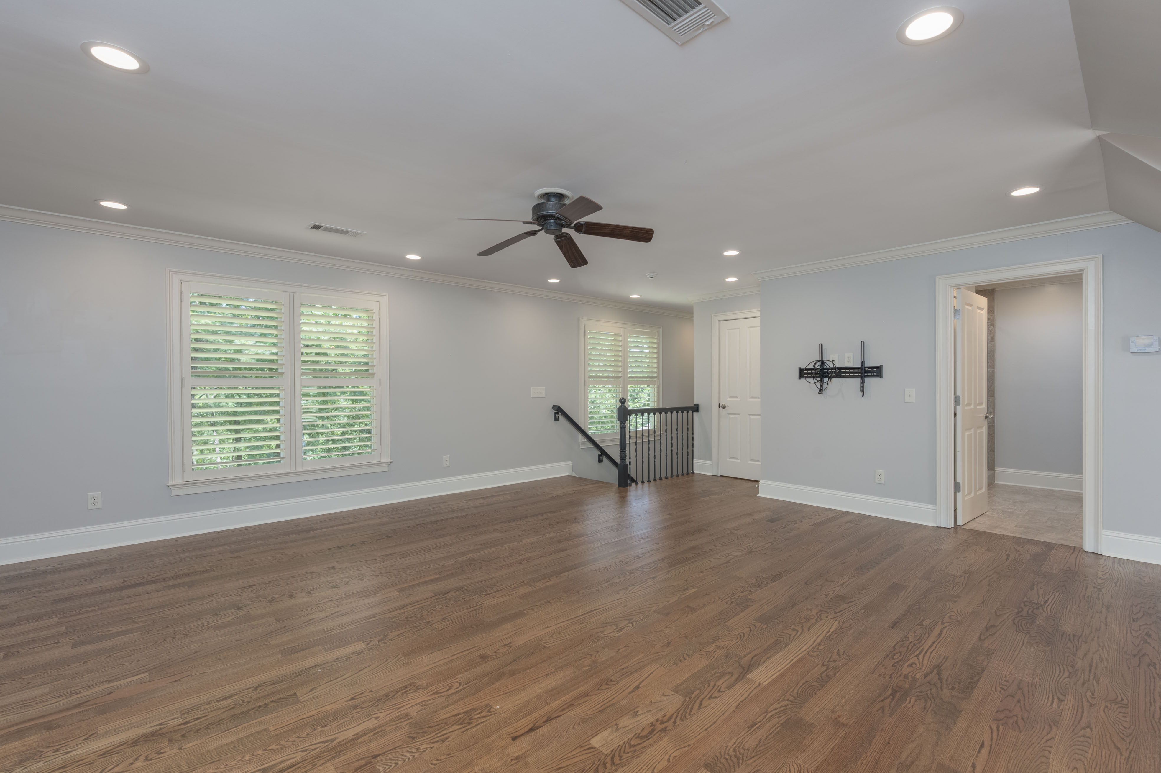 1050 Dejarnet Place image 29